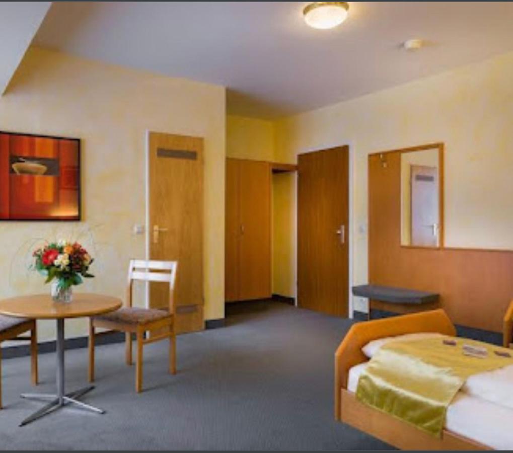 Mc Hotel Карлсруе Екстер'єр фото