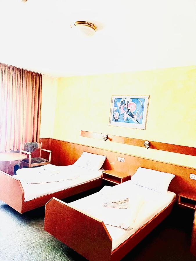 Mc Hotel Карлсруе Екстер'єр фото